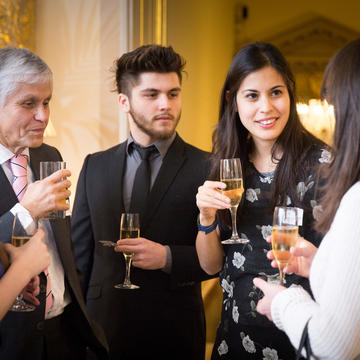 Alumni at Winter Drinks 2016