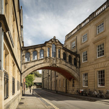 1280px university of oxford the bridge of sighs